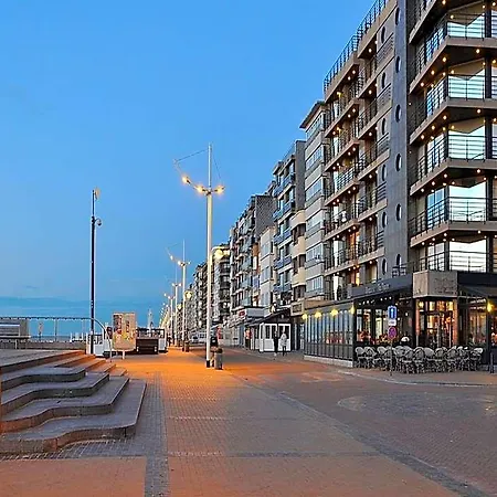 Hotel Near Seawall With Sea View 3*