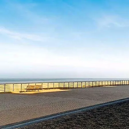 Near Seawall With Sea View Koksijde