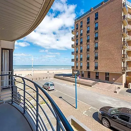 Near Seawall With Sea View Hotel Koksijde