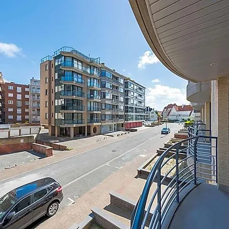 Near Seawall With Sea View Koksijde